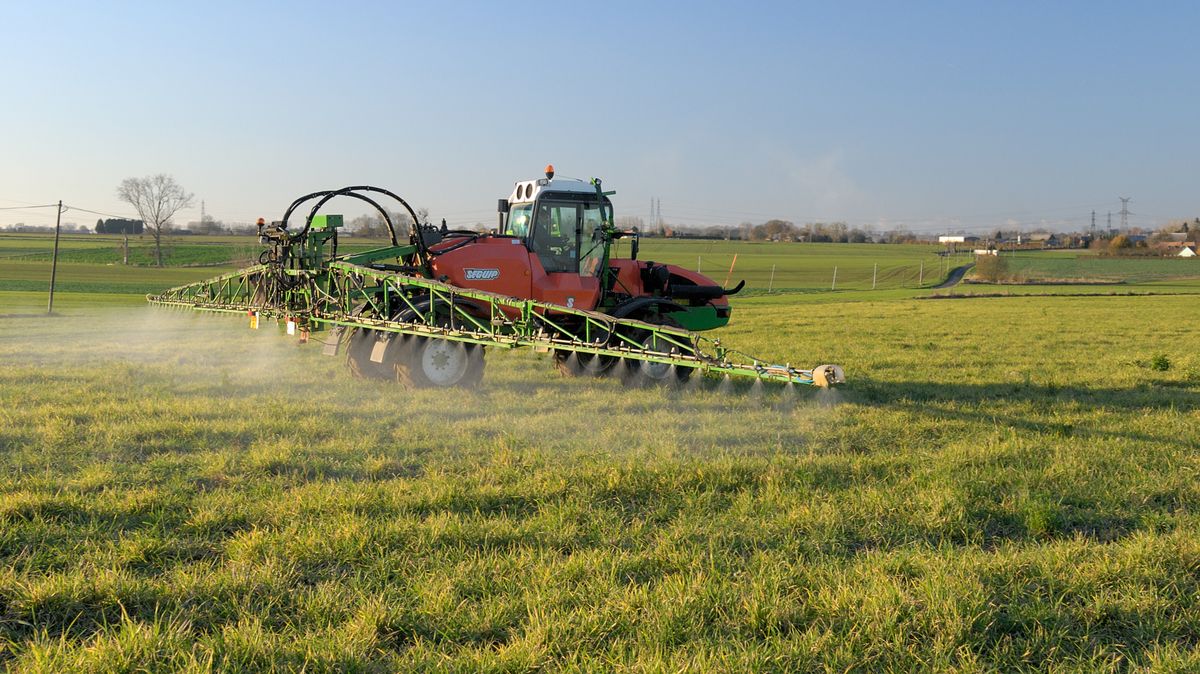 Stropy na pesticidy v EU prošly, Česko a další země ale chystají blokádu
